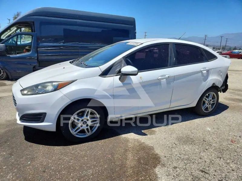 2018 Ford FIESTA фото