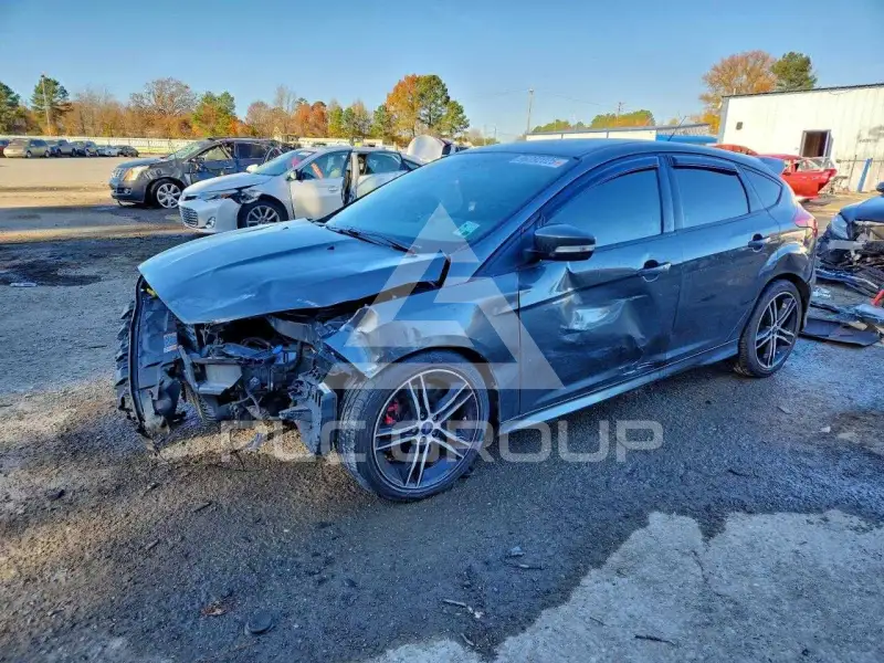 2018 Ford FOCUS фото