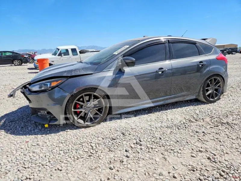 2018 Ford FOCUS фото