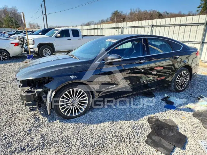 2018 Ford FUSION photo