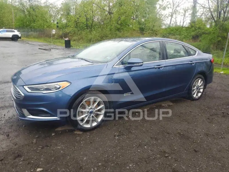 2018 Ford FUSION фото