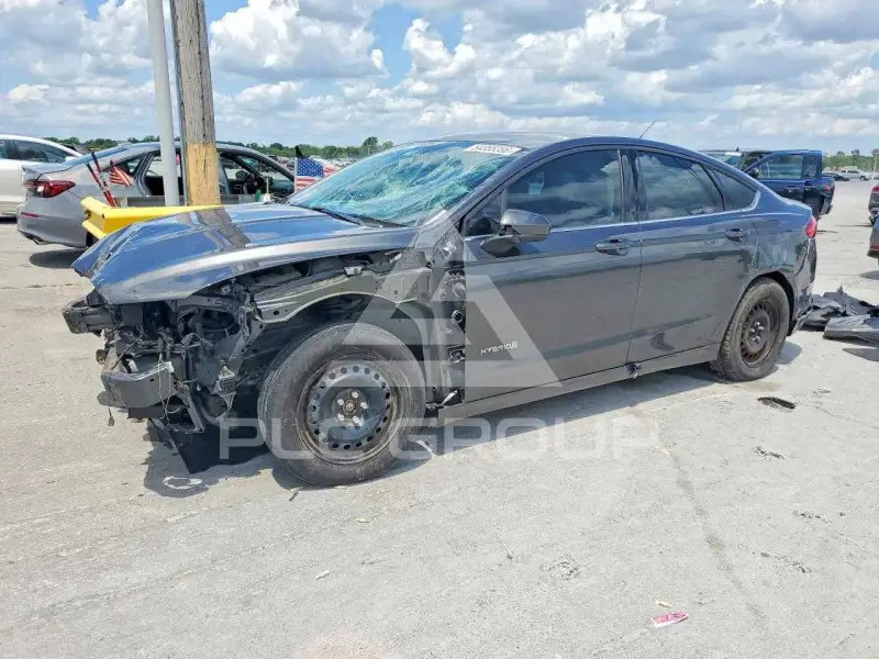 2018 Ford FUSION photo
