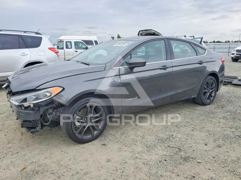 2018 Ford FUSION photo