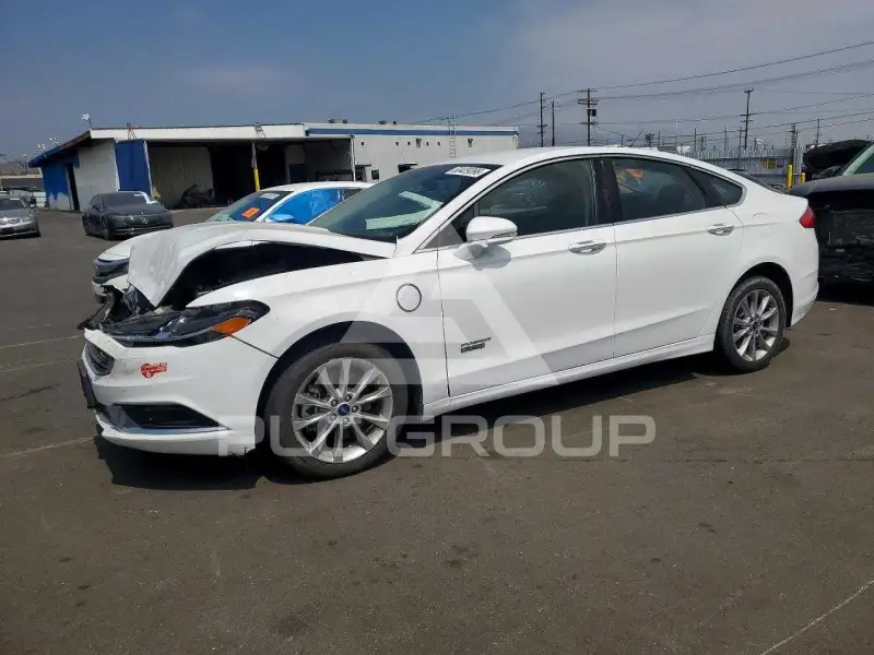 2018 Ford FUSION фото