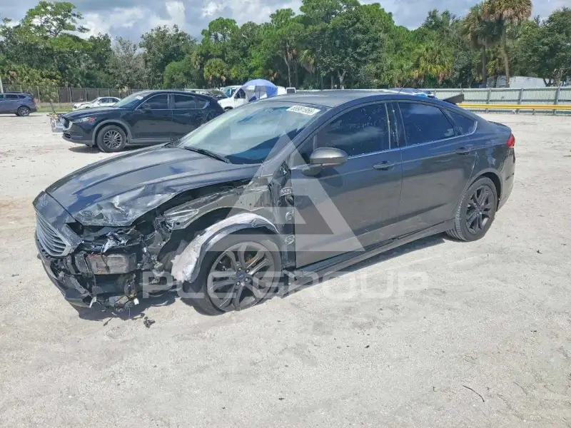 2018 Ford FUSION фото