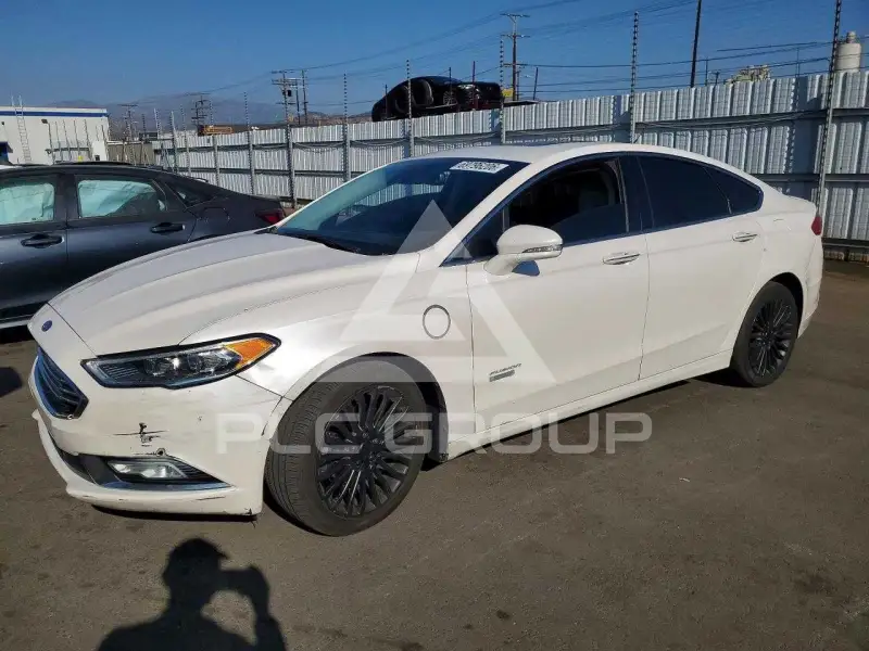 2018 Ford FUSION фото