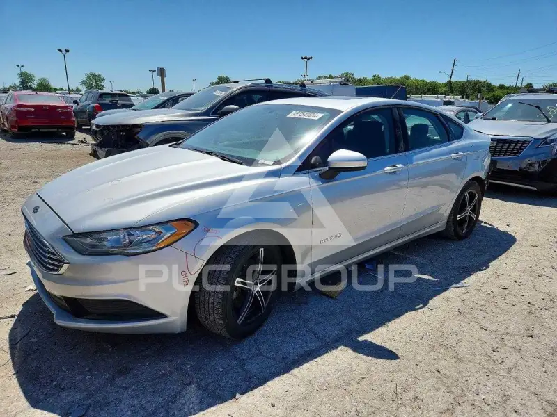 2018 Ford FUSION фото