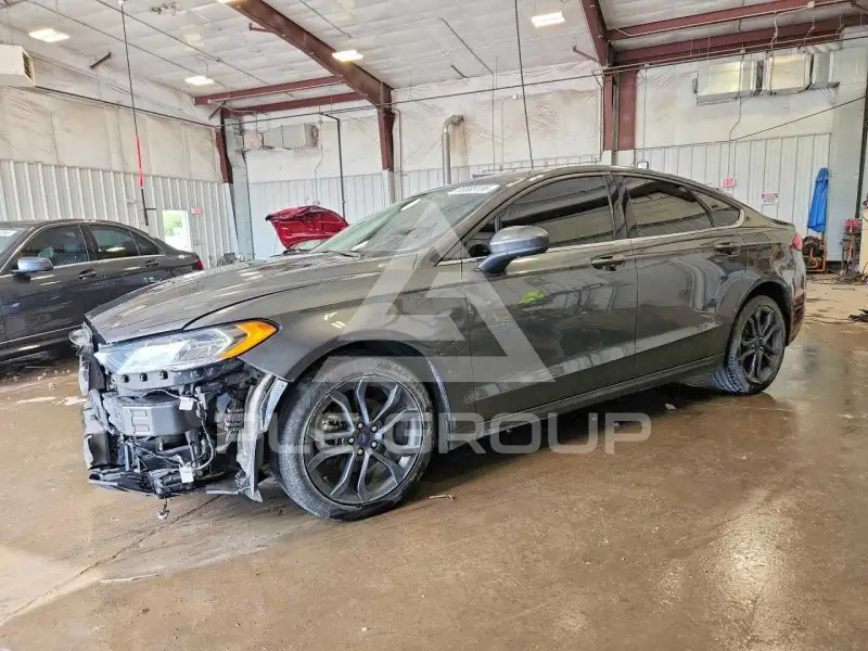 2018 Ford FUSION photo