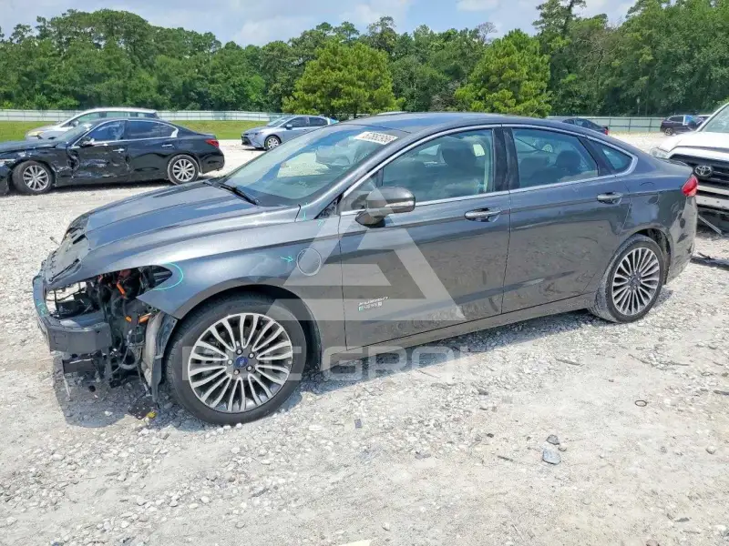 2018 Ford FUSION photo