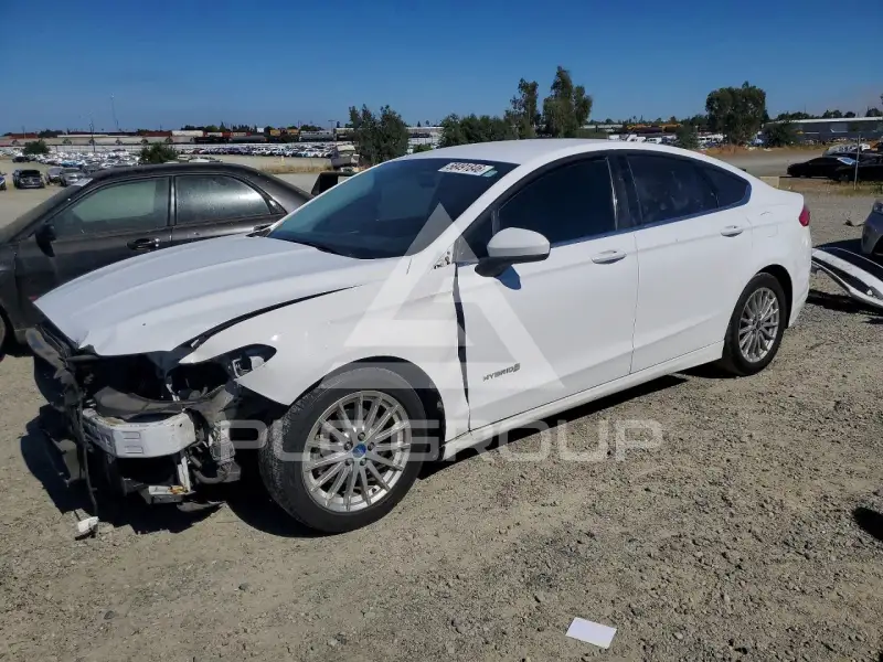 2018 Ford FUSION фото