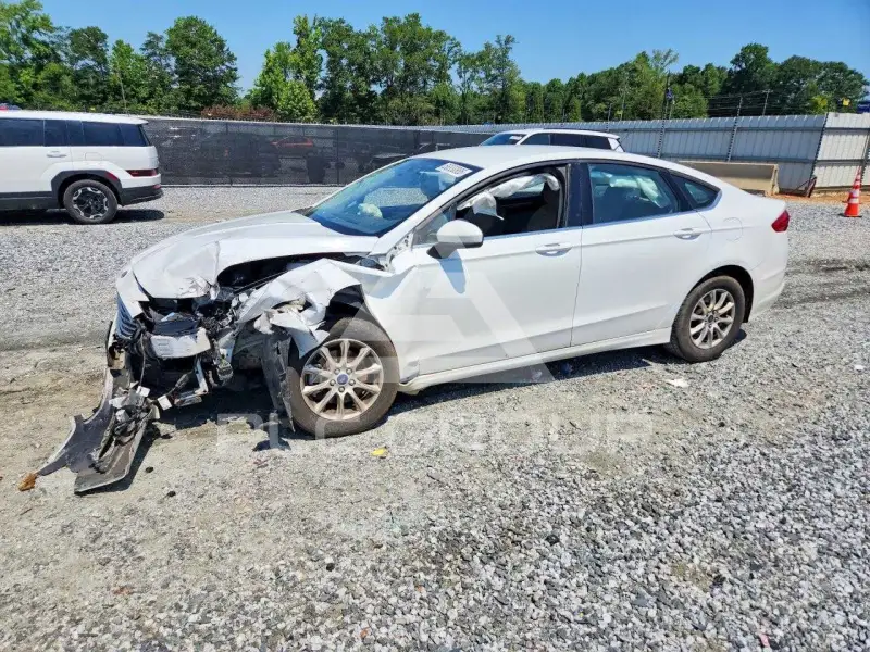 2018 Ford FUSION фото