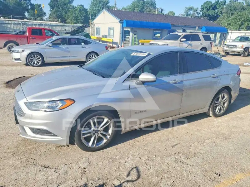 2018 Ford FUSION фото