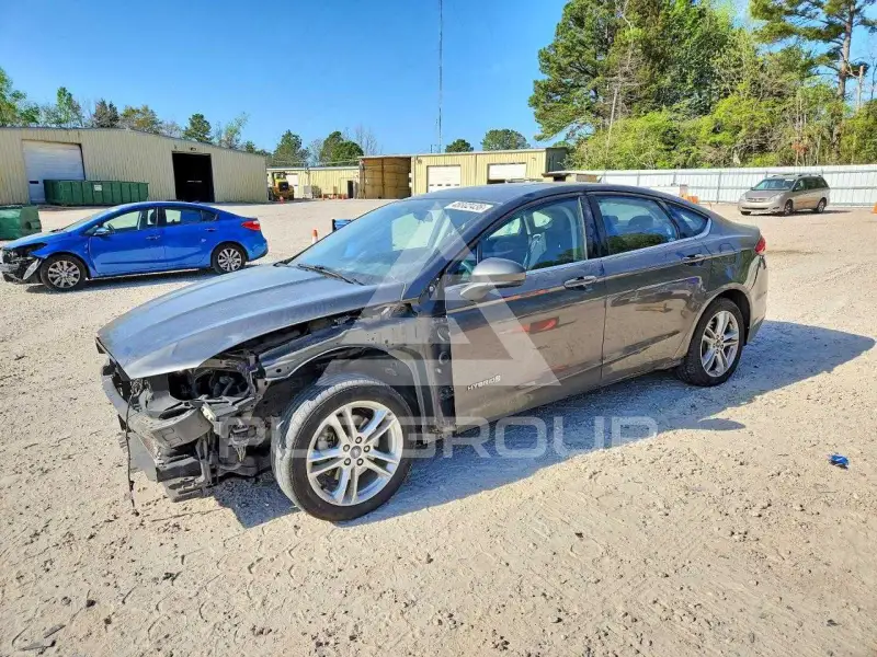 2018 Ford FUSION фото