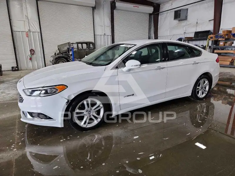 2018 Ford FUSION фото