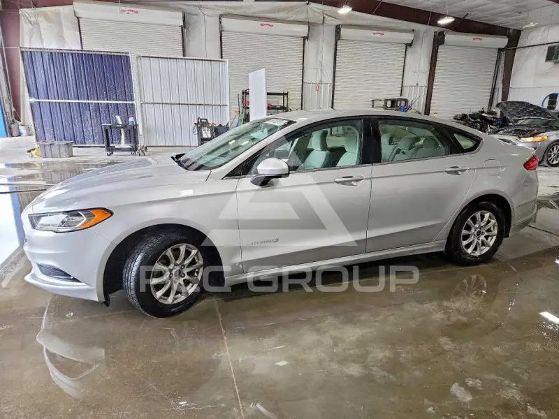 2018 Ford FUSION фото