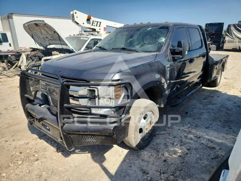2018 Ford F-350 photo