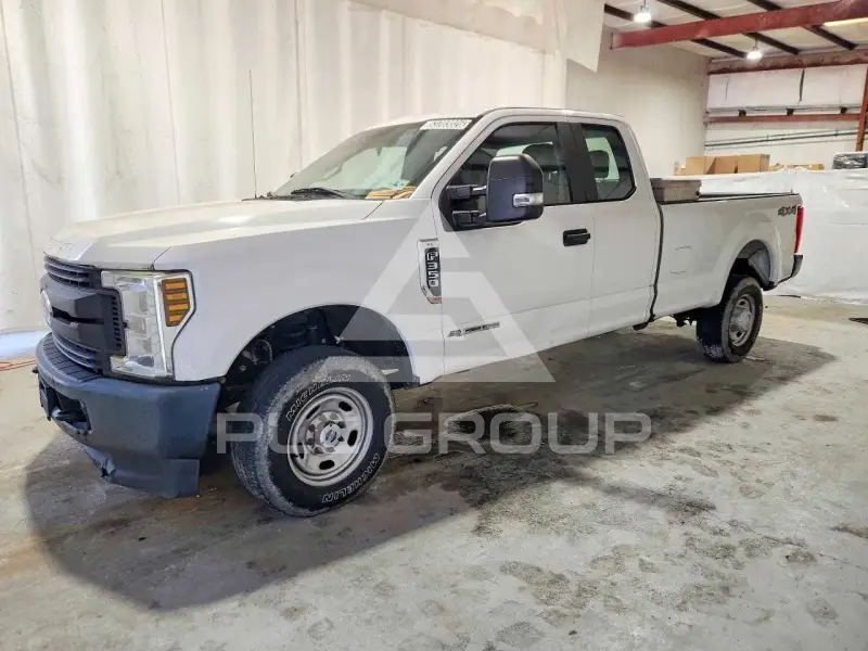 2018 Ford F-350 photo