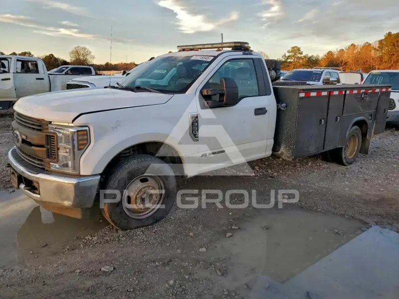 2018 Ford F-350 photo