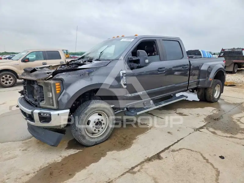 2018 Ford F-350 photo