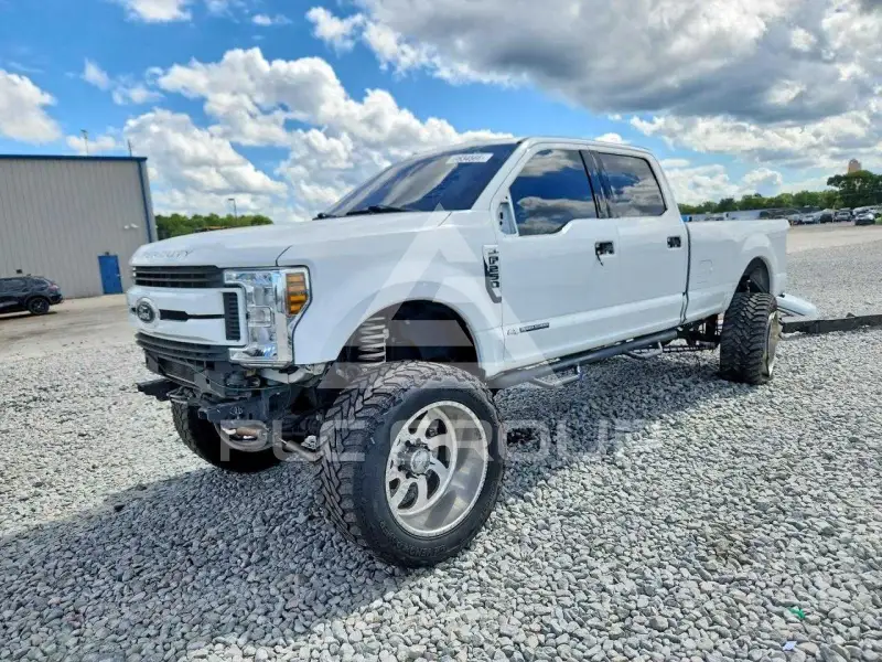 2018 Ford F-250 фото