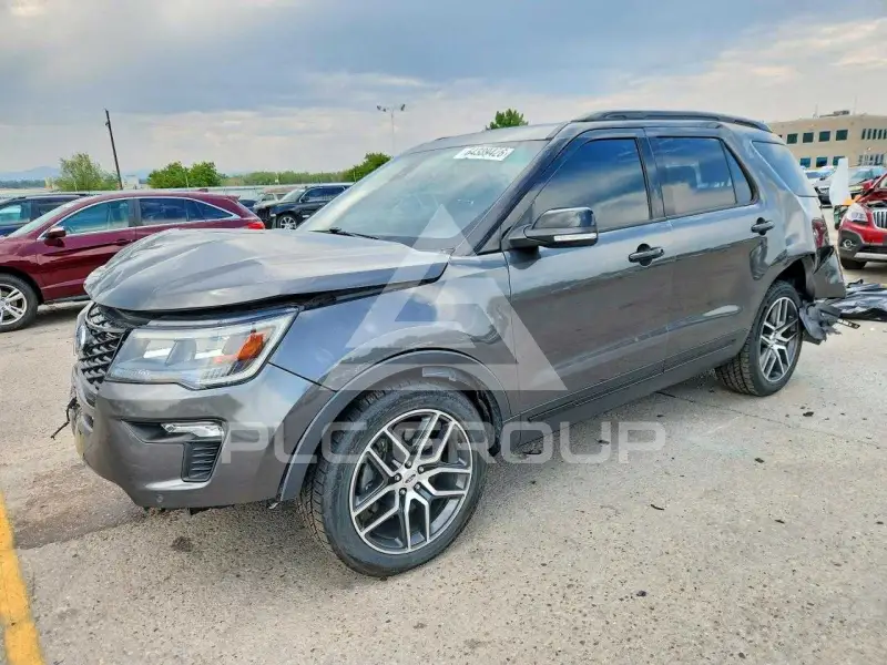 2018 Ford EXPLORER photo
