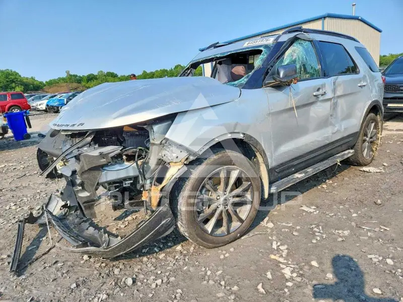 2018 Ford EXPLORER photo