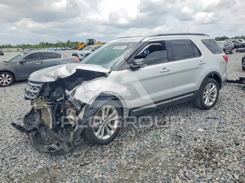 2018 Ford EXPLORER photo