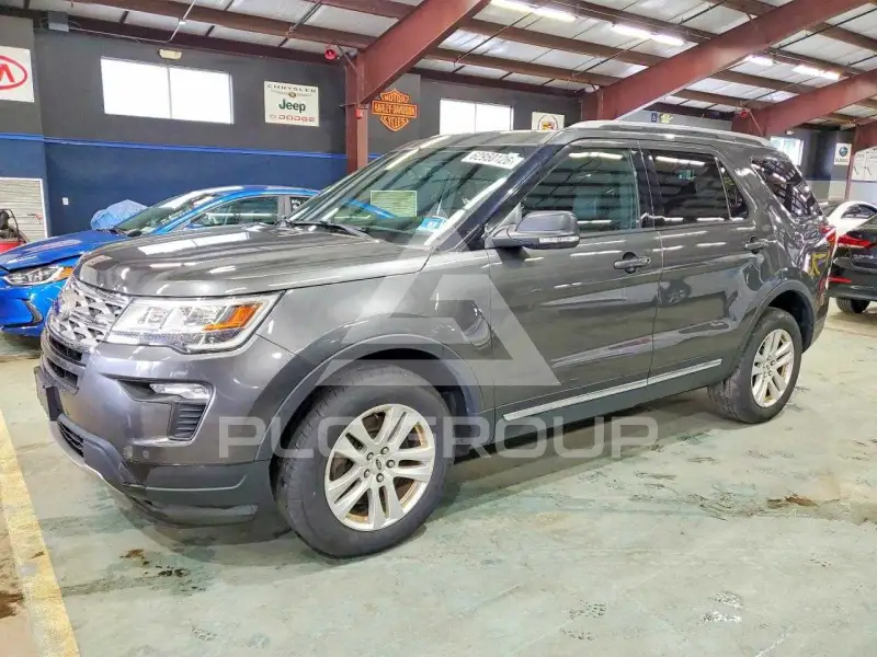 2018 Ford EXPLORER photo