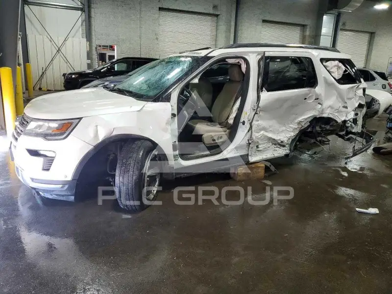 2018 Ford EXPLORER photo