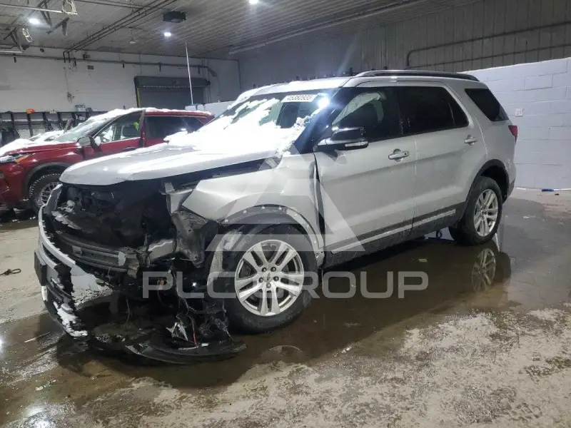 2018 Ford EXPLORER photo