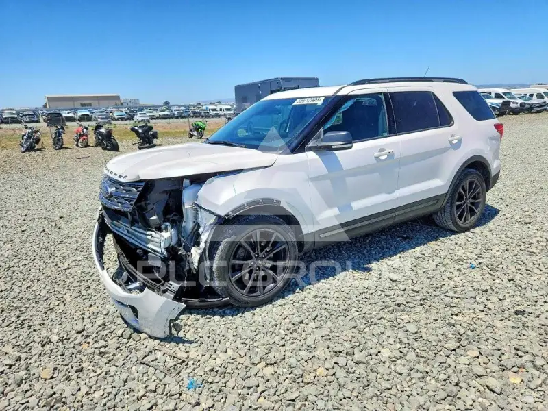2018 Ford EXPLORER photo