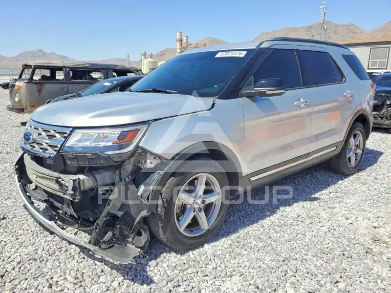 2018 Ford EXPLORER photo