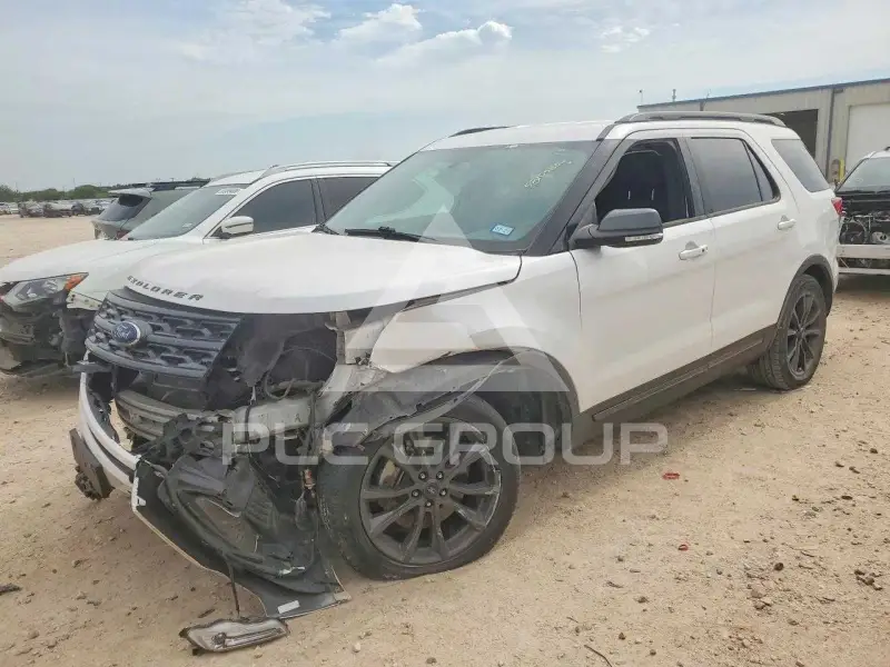 2018 Ford EXPLORER photo