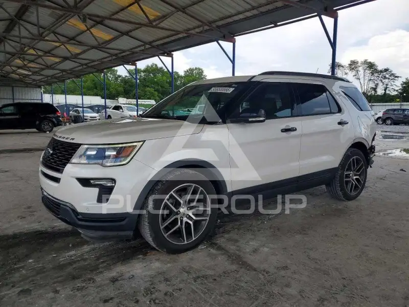 2018 Ford EXPLORER photo