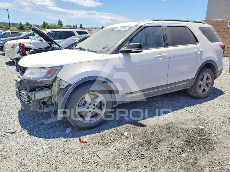 2018 Ford EXPLORER photo