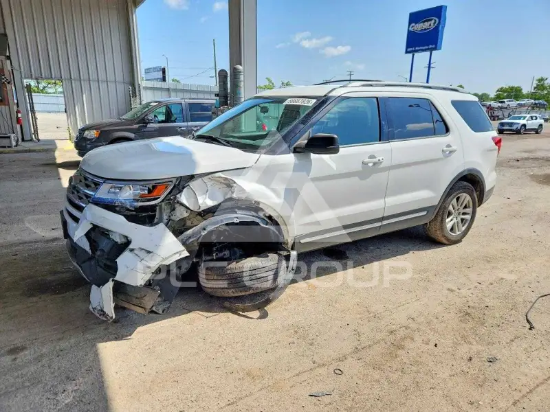 2018 Ford EXPLORER photo