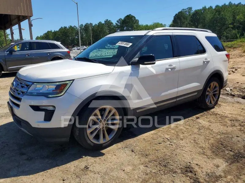 2018 Ford EXPLORER photo