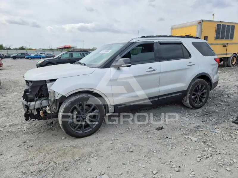 2018 Ford EXPLORER photo