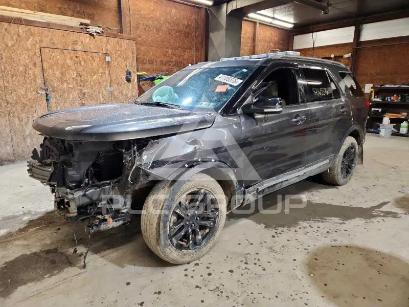 2018 Ford EXPLORER photo