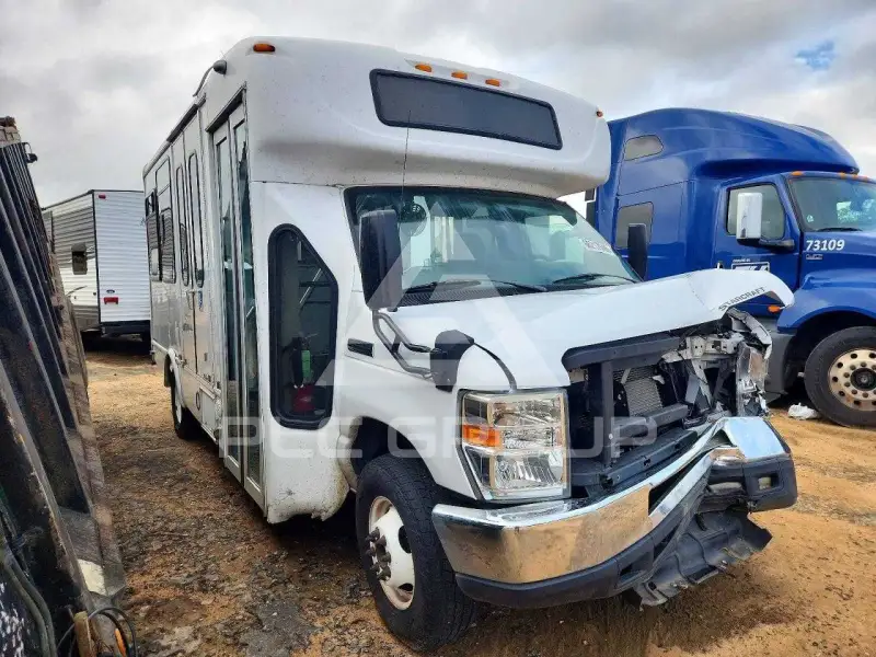 2018 Ford E-350 фото