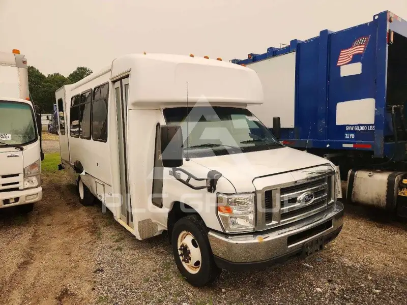 2018 Ford ECONOLINE photo