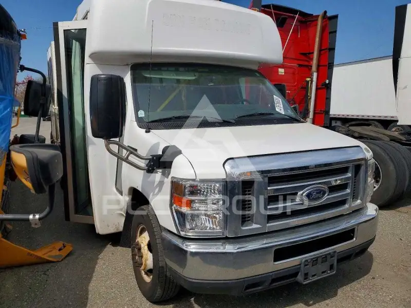 2018 Ford ECONOLINE фото