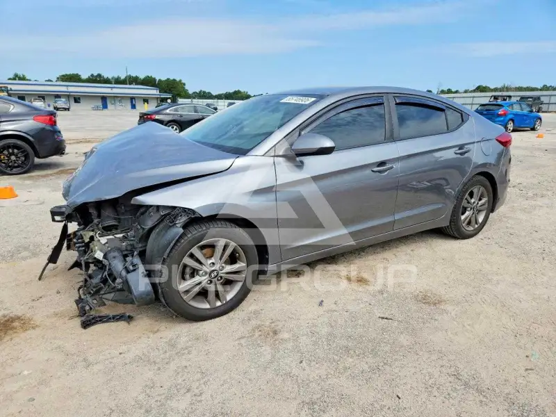 2018 Hyundai Elantra photo