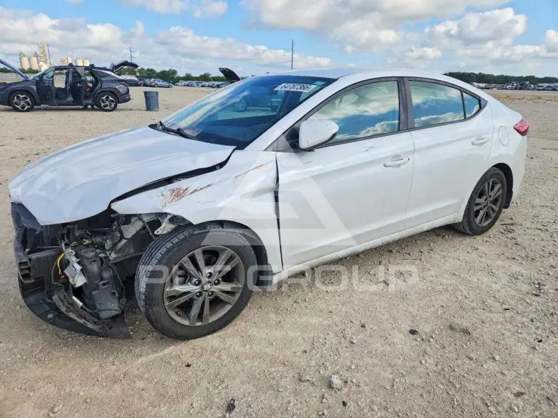 2018 Hyundai Elantra photo