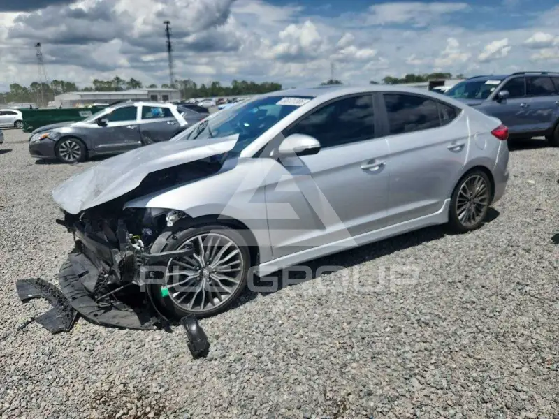 2018 Hyundai Elantra photo