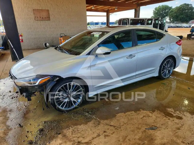 2018 Hyundai Elantra фото