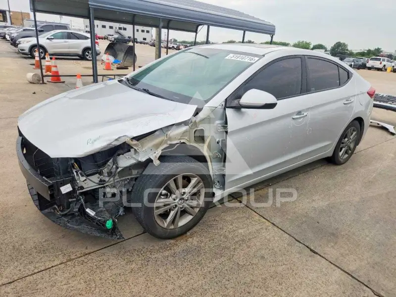 2018 Hyundai Elantra photo