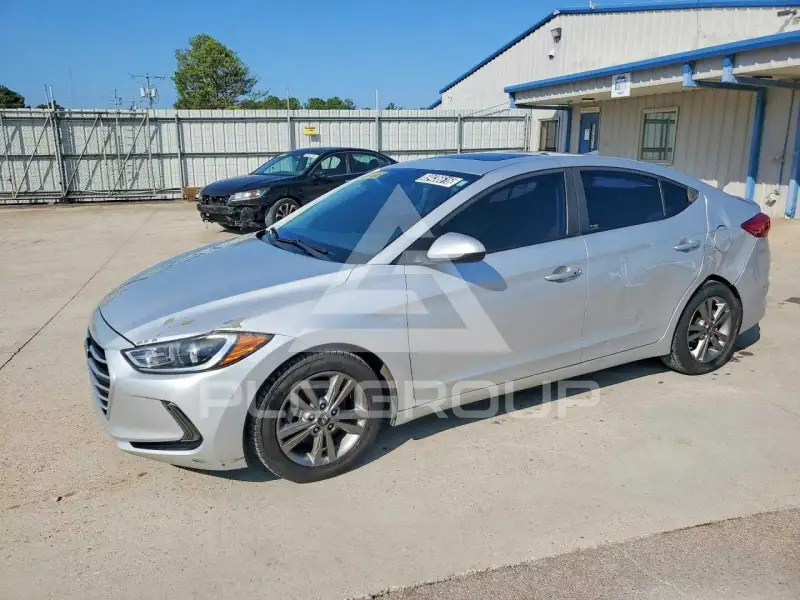 2018 Hyundai Elantra photo
