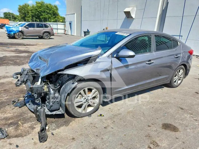 2018 Hyundai Elantra photo