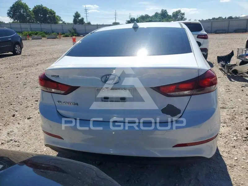 2018 Hyundai Elantra photo